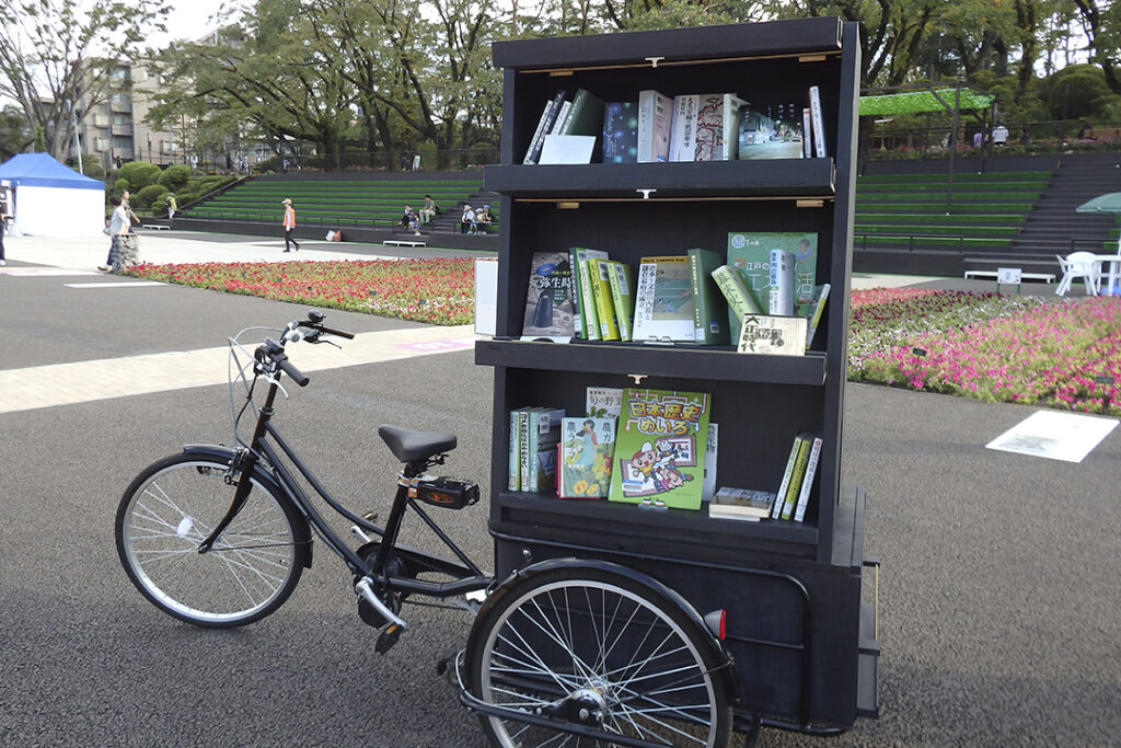 自転車型移動式本棚イメージ